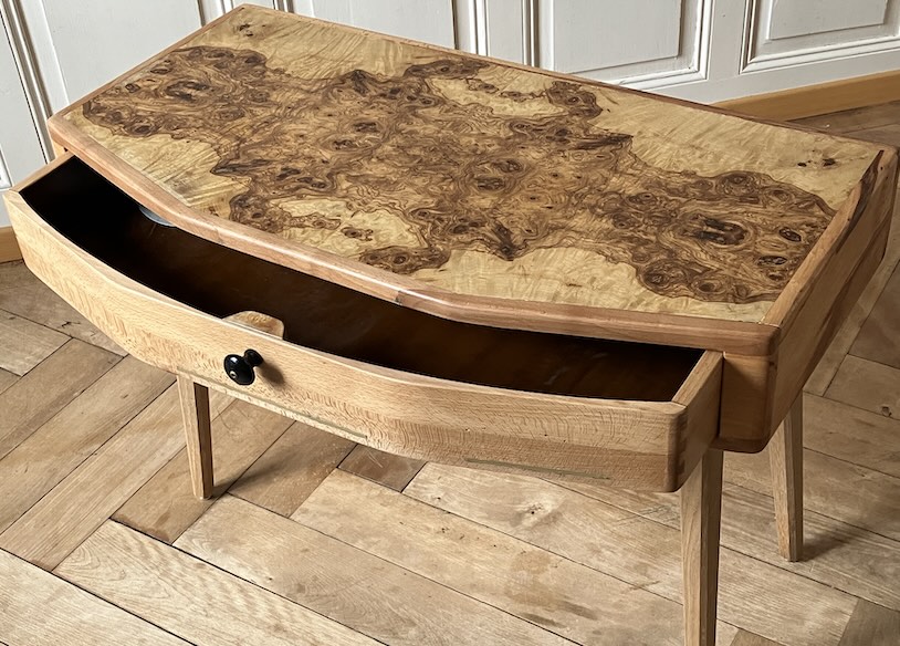 Man sägt, hobelt, flucht und probiert aus... bis es nach fast 20 Arbeitsstunden so aussieht. Preis: 400.-